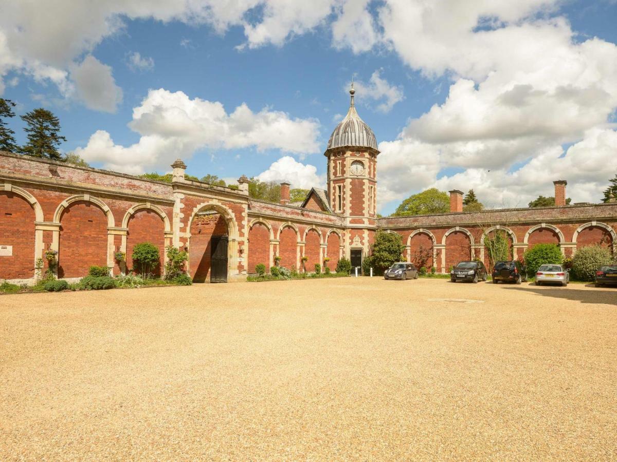 Lynford Hall Hotel Mundford Экстерьер фото